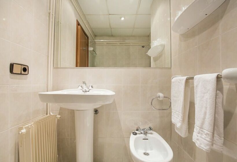 اتاق استاندارد سه نفره, Encamp by Nexta