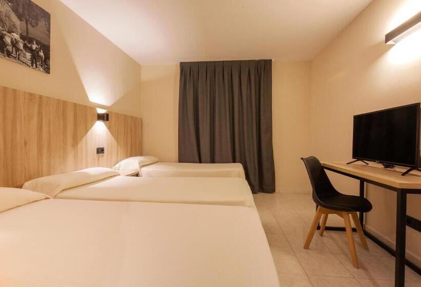 اتاق استاندارد سه نفره, Encamp by Nexta