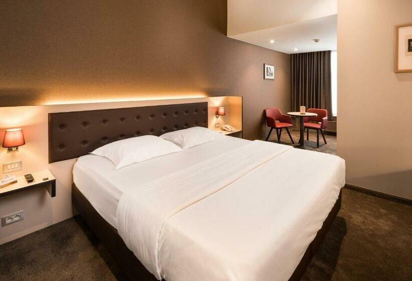 Номер Superior, Navarra Brugge