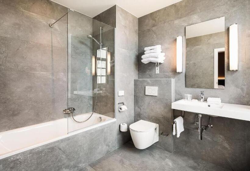 Номер Стандарт, Navarra Brugge