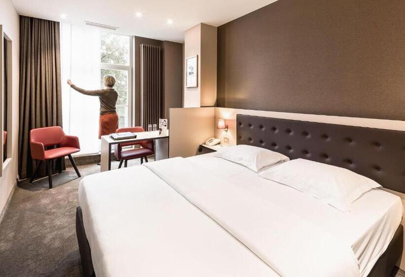 Номер Стандарт, Navarra Brugge