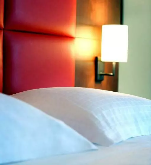 Bisneshuone, New Hotel Charlemagne