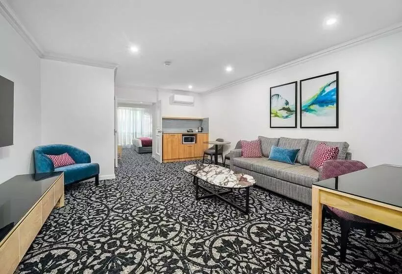 سوییت, Quality Hotel Parklake Shepparton