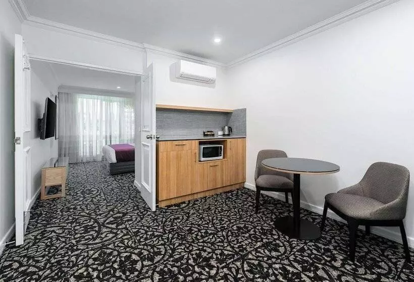 سوییت, Quality Hotel Parklake Shepparton