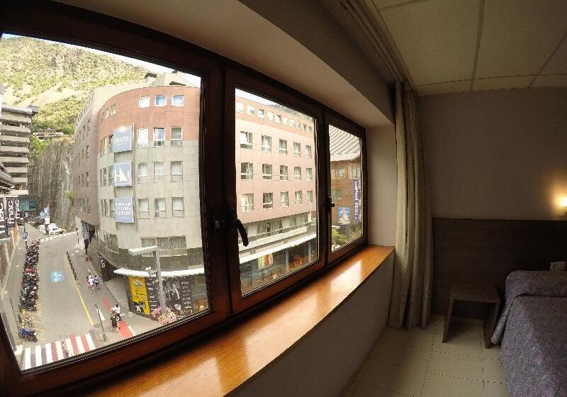 اتاق استاندارد, Somriu Hotel City M28