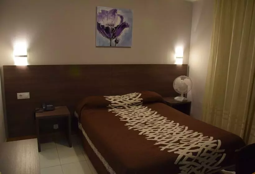 اتاق استاندارد یک نفره, Somriu Hotel City M28