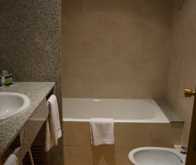 اتاق استاندارد, Somriu Hotel City M28