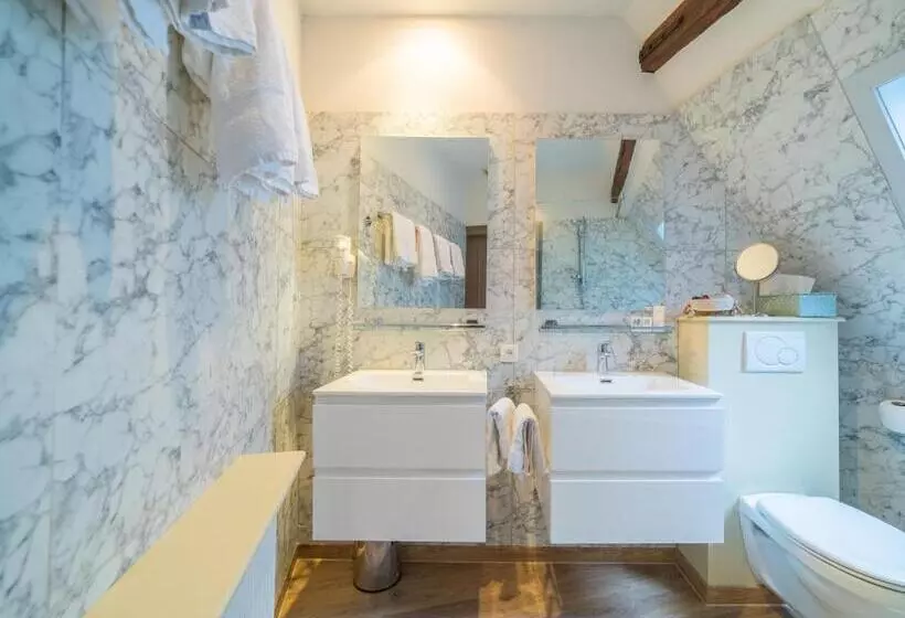 اتاق استاندارد چهار تخته, Ter Brughe By Cw Hotel Collection