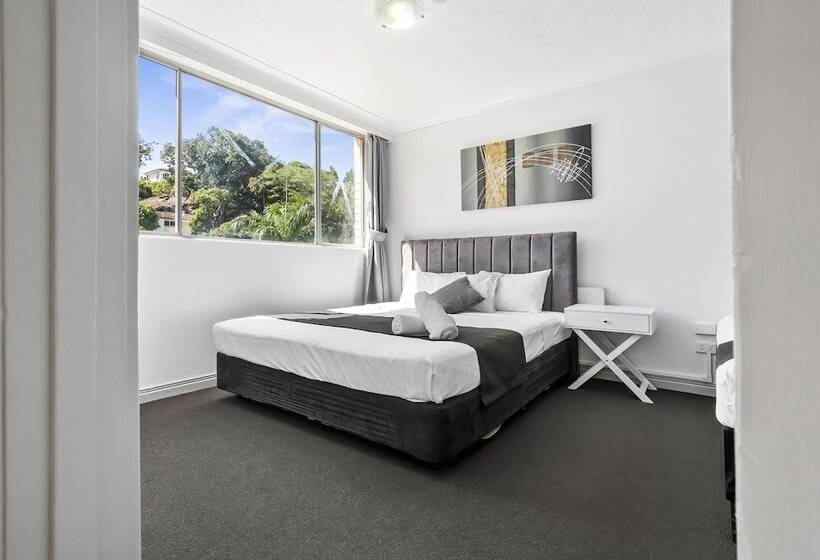 标准间, The Robert Towns