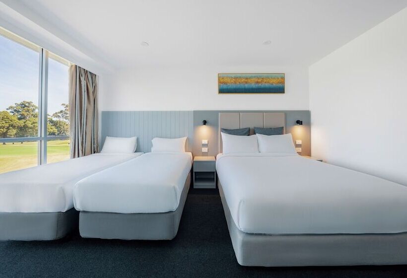 חדר משפחתי, The Select Inn Ryde