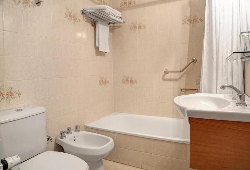 غرفة قياسية, Tres Reyes