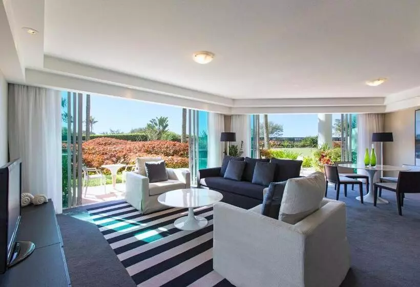 سوییت با چشم‌انداز باغ, Sheraton Grand Mirage Resort, Gold Coast