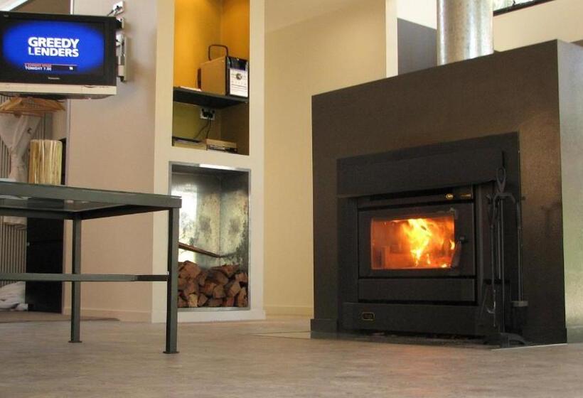 کلبه سوپریور, The Bower At Broulee