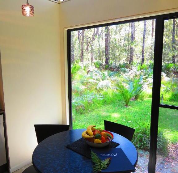 سوئیت با وان آب گرم, The Bower At Broulee