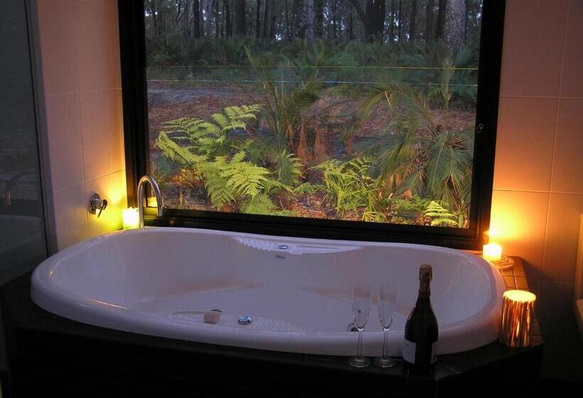 کلبه سوپریور, The Bower At Broulee