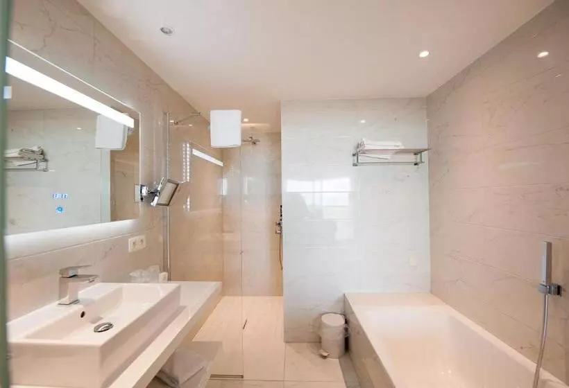 سوییت جونیور با چشمانداز دریا, C Hotels Andromeda