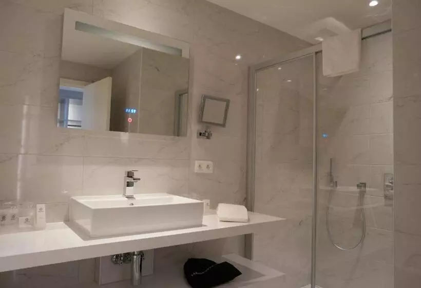 سوییت جونیور با چشمانداز دریا, C Hotels Andromeda