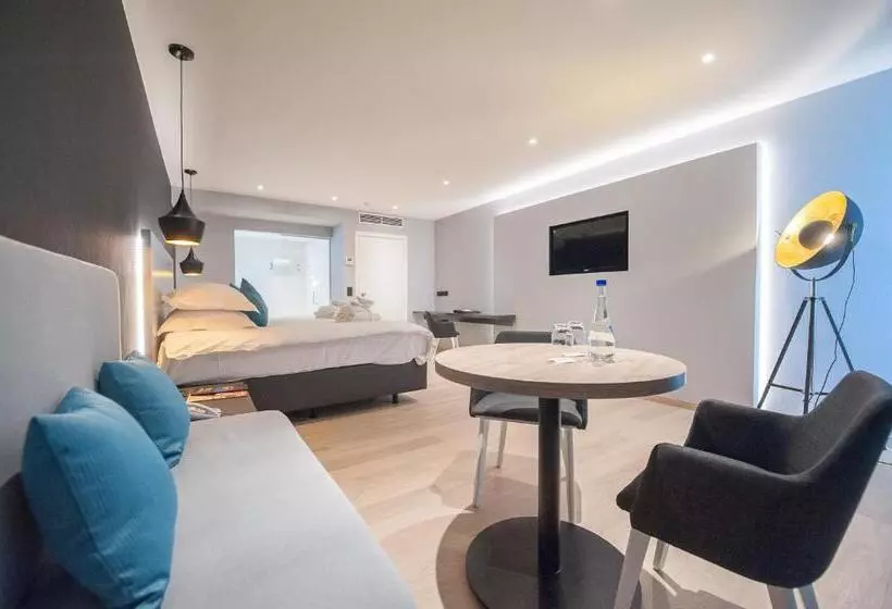 سوییت جونیور با چشمانداز دریا, C Hotels Andromeda