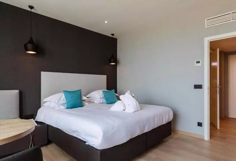 اتاق لوکس با بالکن و چشمانداز دریا, C Hotels Andromeda