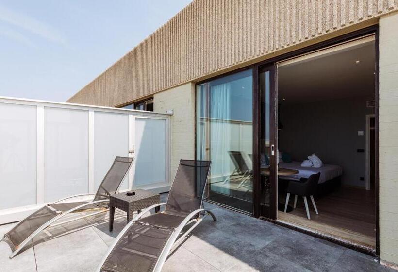 غرفة ديلوكس مطلّة علي البحر مزوَّدة بشُرفة, C Hotels Andromeda