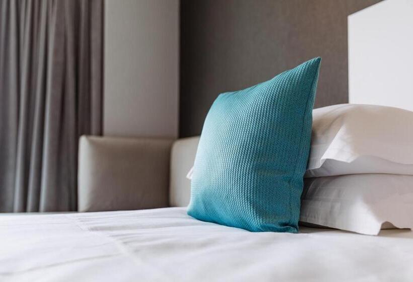 غرفة ديلوكس مطلّة علي البحر مزوَّدة بشُرفة, C Hotels Andromeda