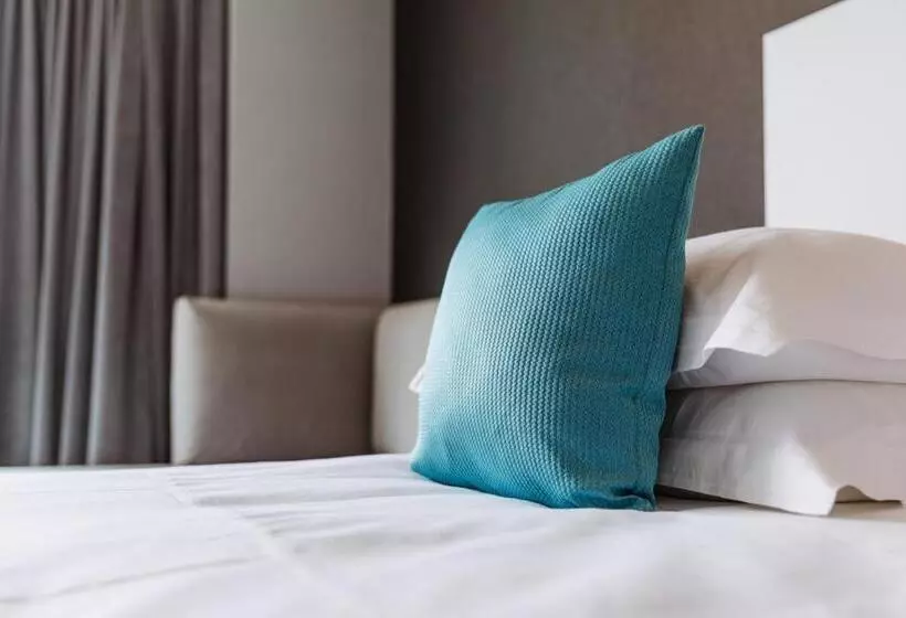 اتاق لوکس با بالکن و چشمانداز دریا, C Hotels Andromeda