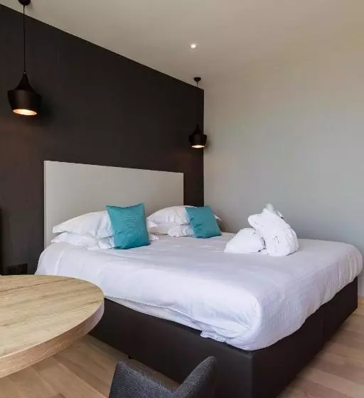اتاق لوکس با بالکن و چشمانداز دریا, C Hotels Andromeda