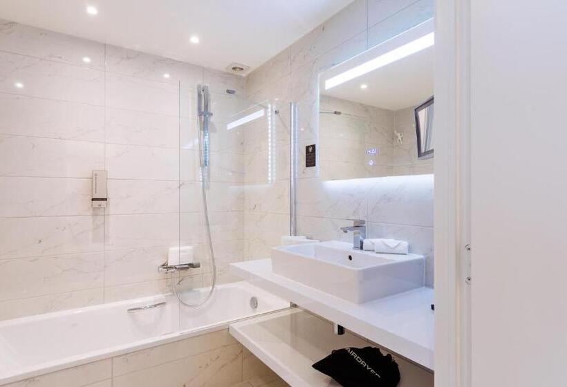 غرفة ديلوكس مطلّة علي البحر مزوَّدة بشُرفة, C Hotels Andromeda