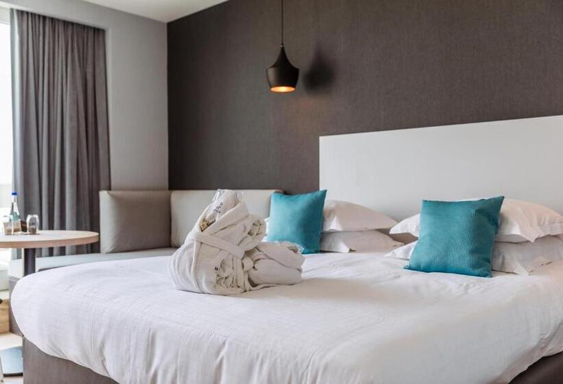 غرفة ديلوكس مطلّة علي البحر مزوَّدة بشُرفة, C Hotels Andromeda