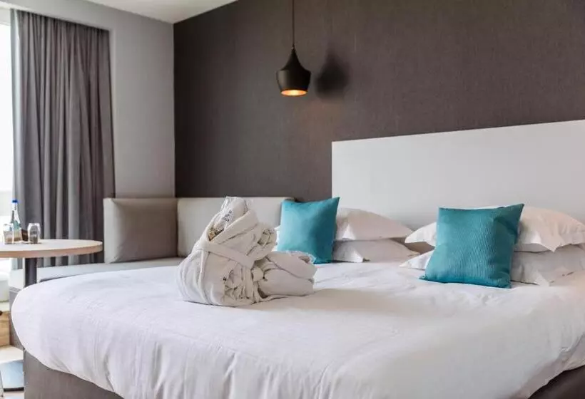اتاق لوکس با بالکن و چشمانداز دریا, C Hotels Andromeda