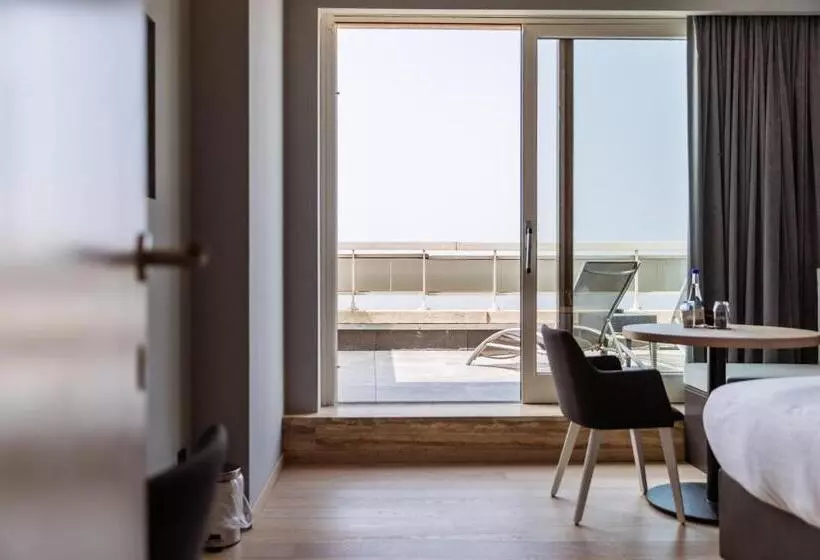 اتاق لوکس با بالکن و چشمانداز دریا, C Hotels Andromeda