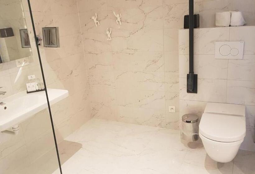 Engelliler İçin Junior Süiti, C Hotels Andromeda