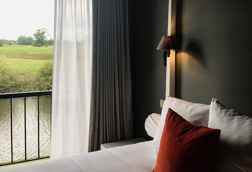 Полулюкс, Auberge Du Pêcheur