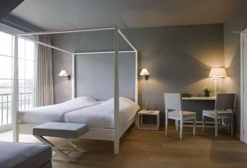 Juniorsviitti, Auberge Du Pêcheur