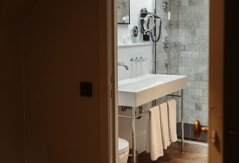 Люкс, Auberge Du Pêcheur