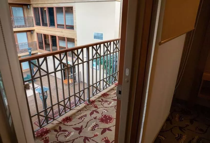 اتاق استاندارد, Banff Ptarmigan Inn