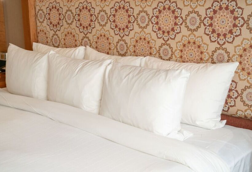 חדר סופריור עם מיטת קינג, Banff Ptarmigan Inn