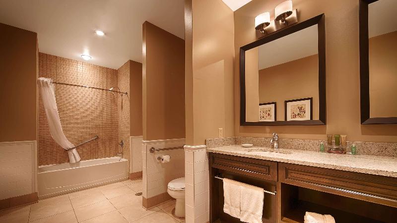 جناح سرير كينج, Best Western Parkway Inn & Conference Centre