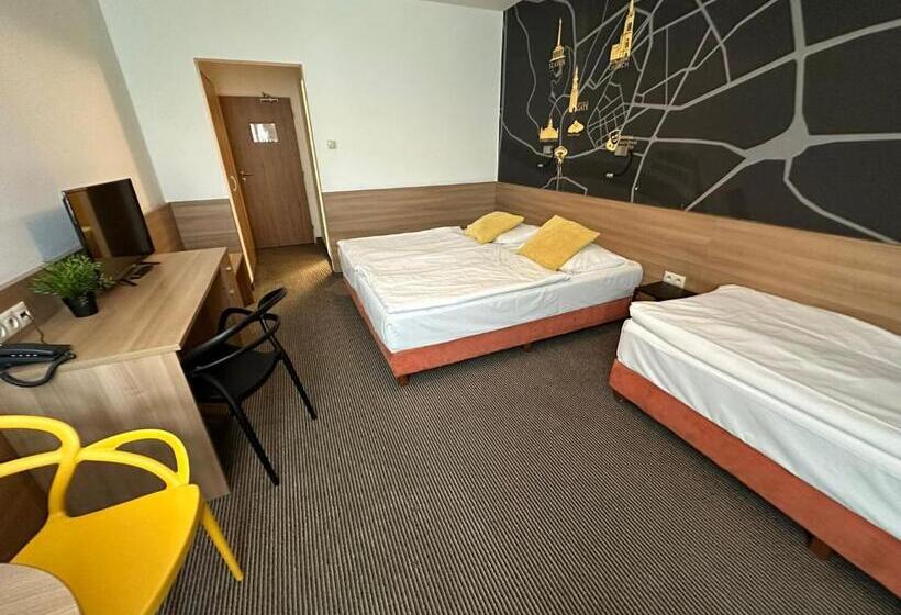 اتاق استاندارد سه نفره, Bratislava