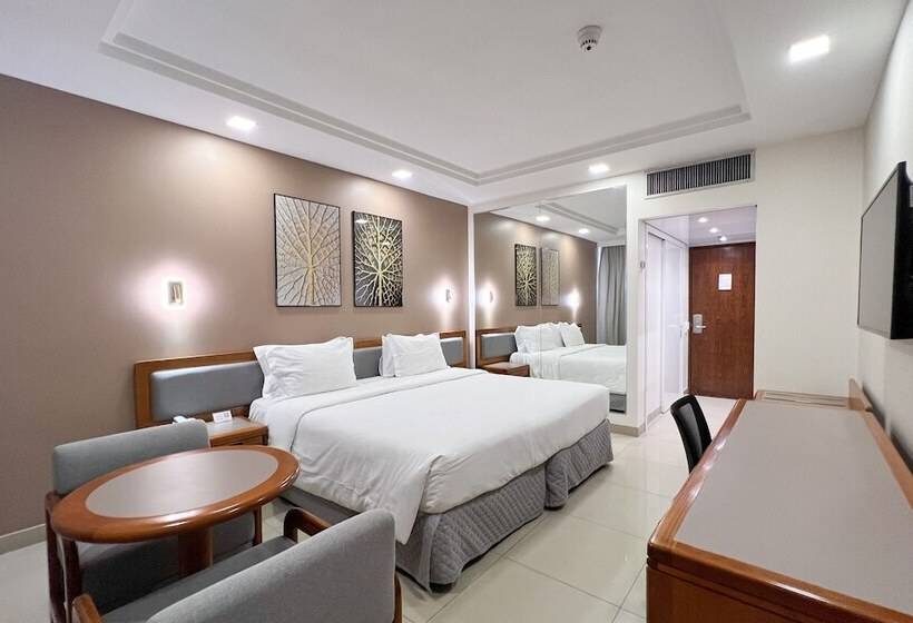 デラックスルーム, Castro S Park