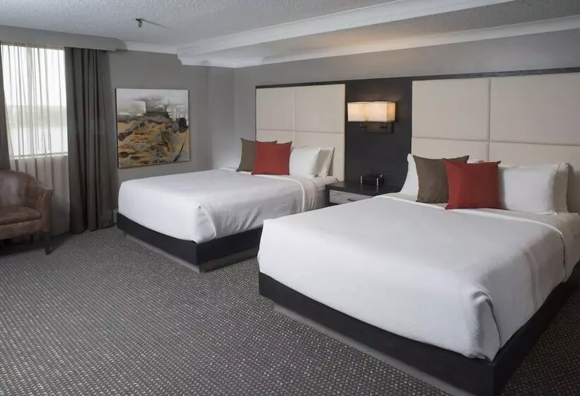اتاق پرمیوم, Crowne Plaza Fredericton Lord Beaverbrook, An Ihg