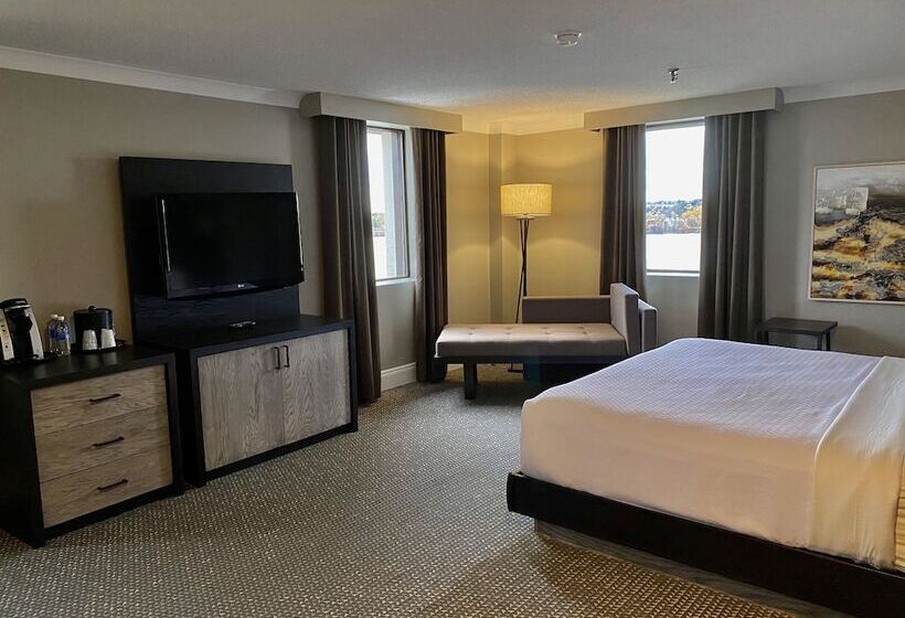 프리미엄 룸, Crowne Plaza Fredericton Lord Beaverbrook, An Ihg