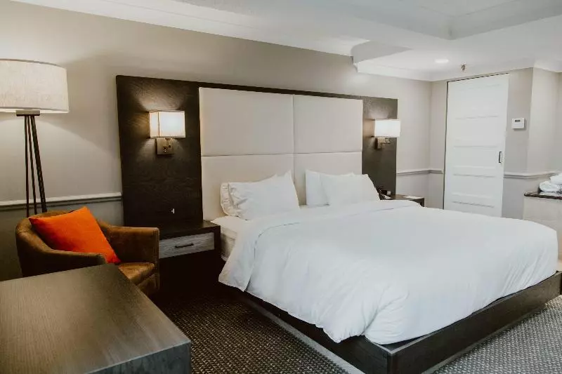 سوئیت با چشم‌انداز رودخانه, Crowne Plaza Fredericton Lord Beaverbrook By Ihg