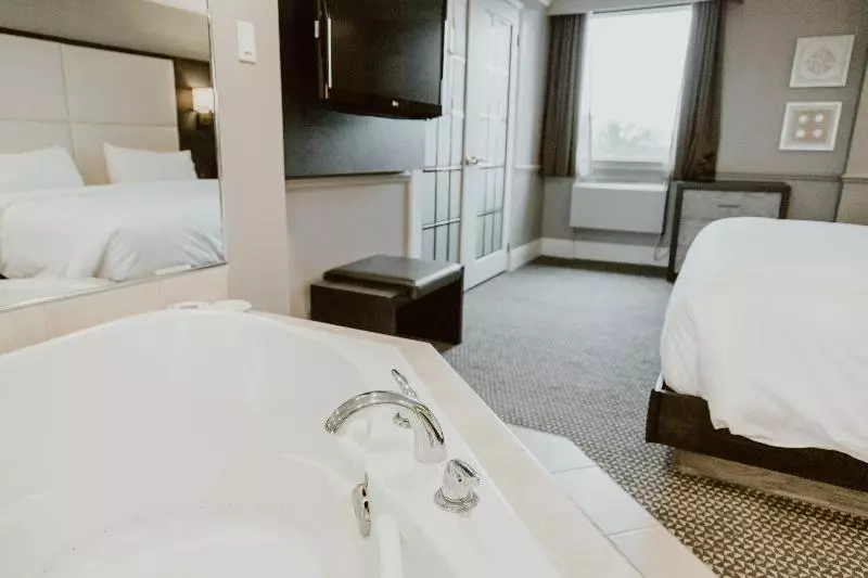 سوئیت با چشم‌انداز رودخانه, Crowne Plaza Fredericton Lord Beaverbrook By Ihg
