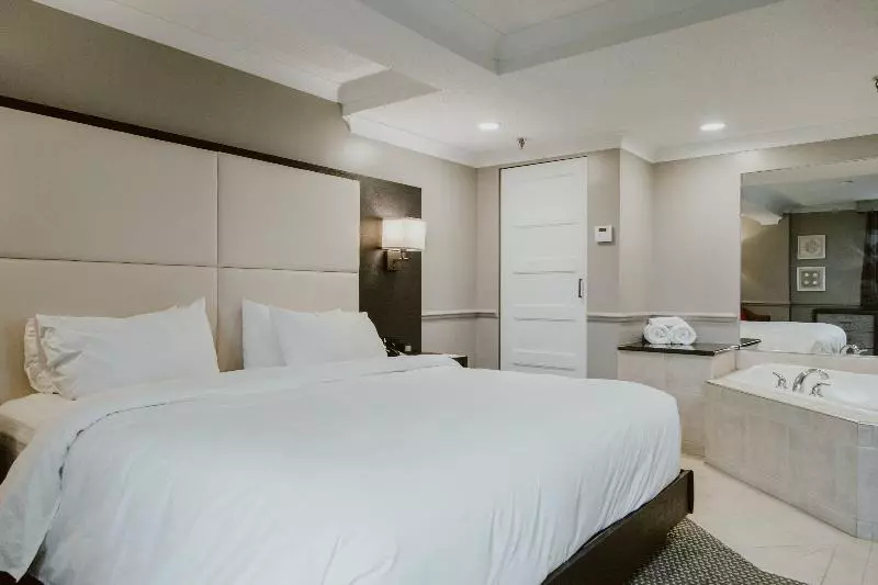 سوئیت با چشم‌انداز رودخانه, Crowne Plaza Fredericton Lord Beaverbrook By Ihg