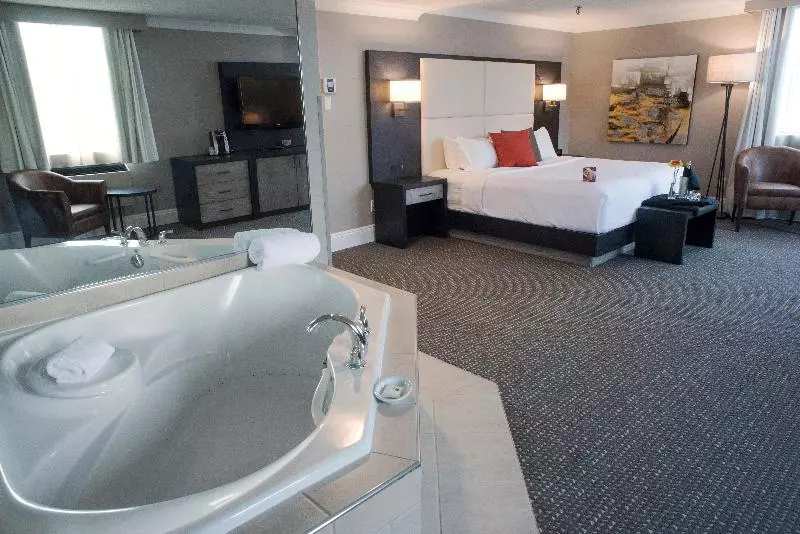 سوئیت با چشم‌انداز رودخانه, Crowne Plaza Fredericton Lord Beaverbrook By Ihg