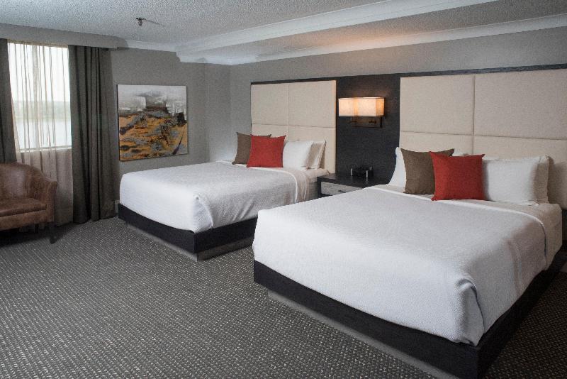 스탠다드 룸 퀸사이즈 침대, Crowne Plaza Fredericton Lord Beaverbrook, An Ihg