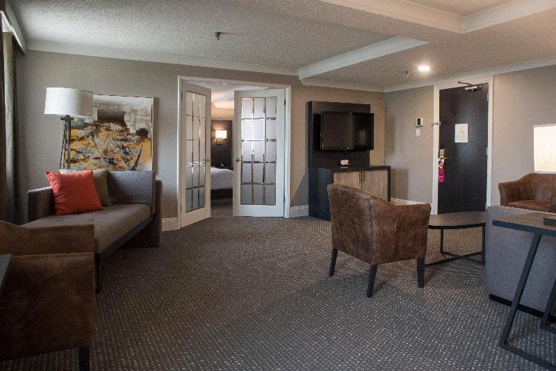 스위트 킹사이즈 침대, Crowne Plaza Fredericton Lord Beaverbrook, An Ihg