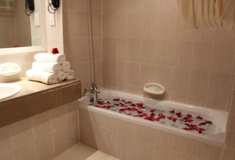 اتاق استاندارد, Delmon International