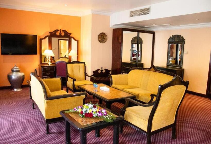 سوییت, Delmon International